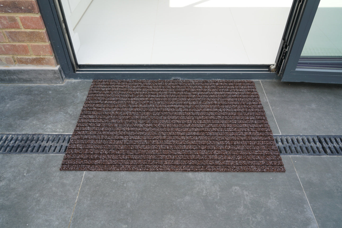 Trapper Classic Heavy-Duty Barrier Mat - Lines Beige