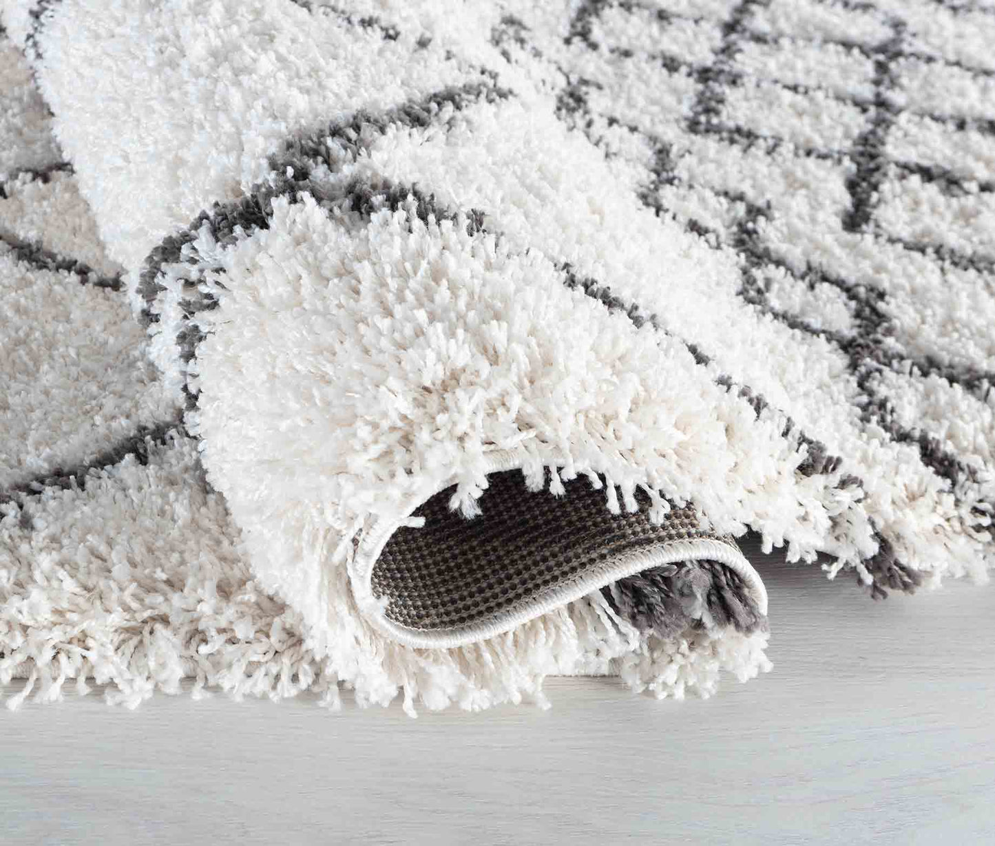 Marrakesh Mixed Diamond Shaggy Rug - Dark Cream