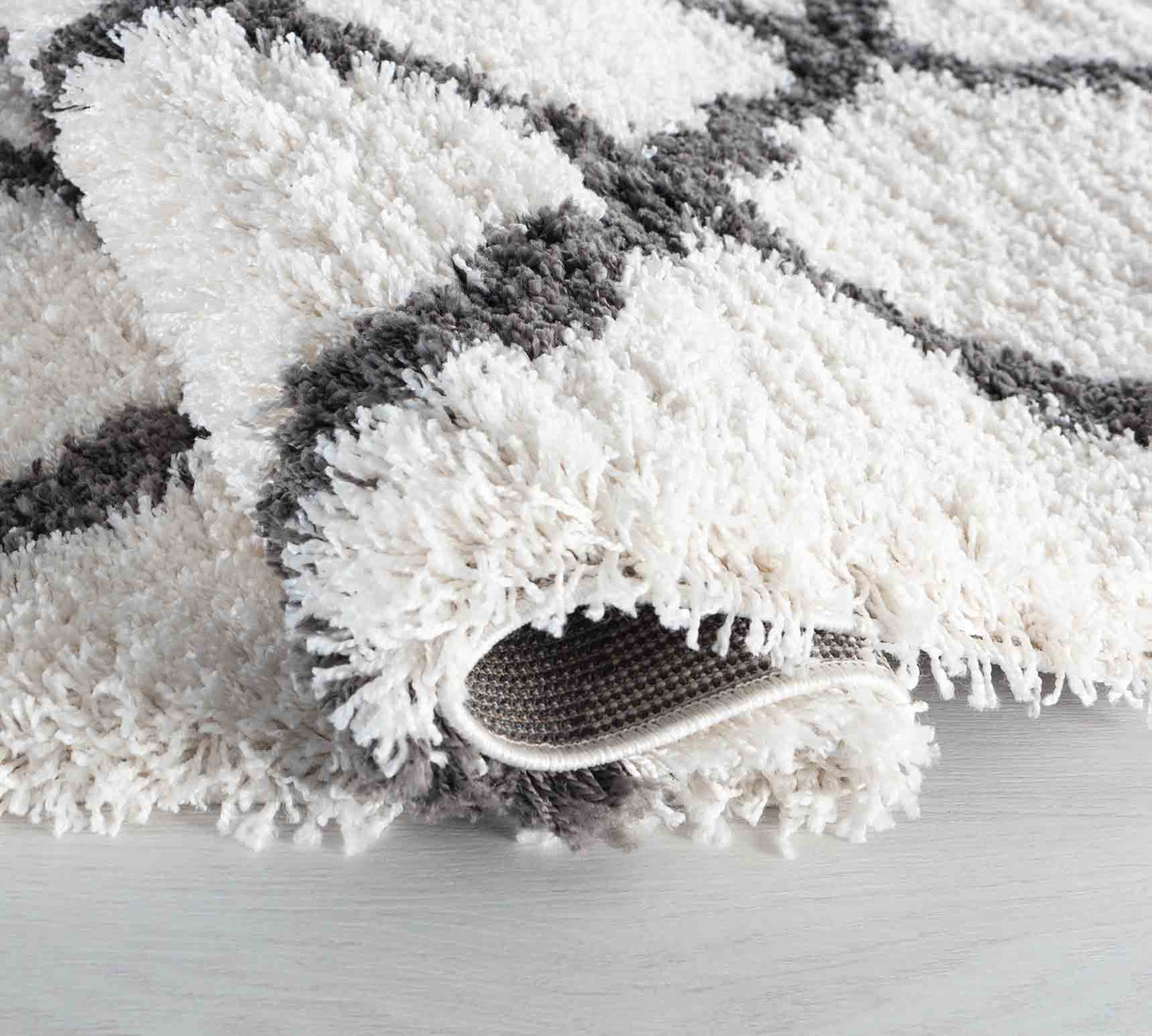 Marrakesh Bold Trellis Shaggy Rug - Dark Cream