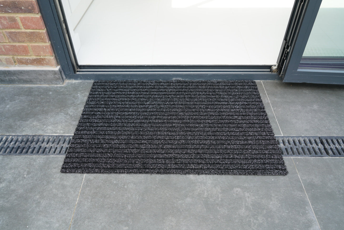 Trapper Classic Heavy-Duty Barrier Mat - Lines Beige