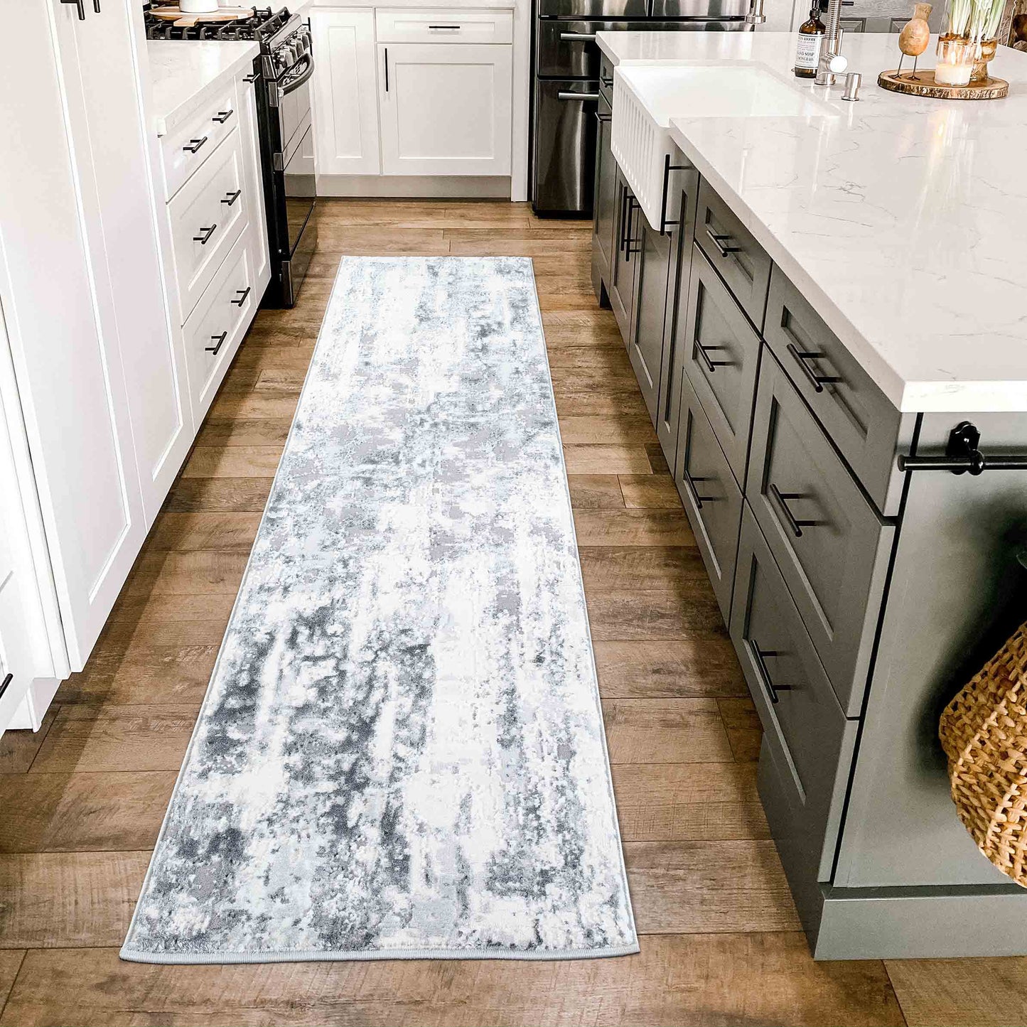 Silver Emperor Styra abstract rug, runner size