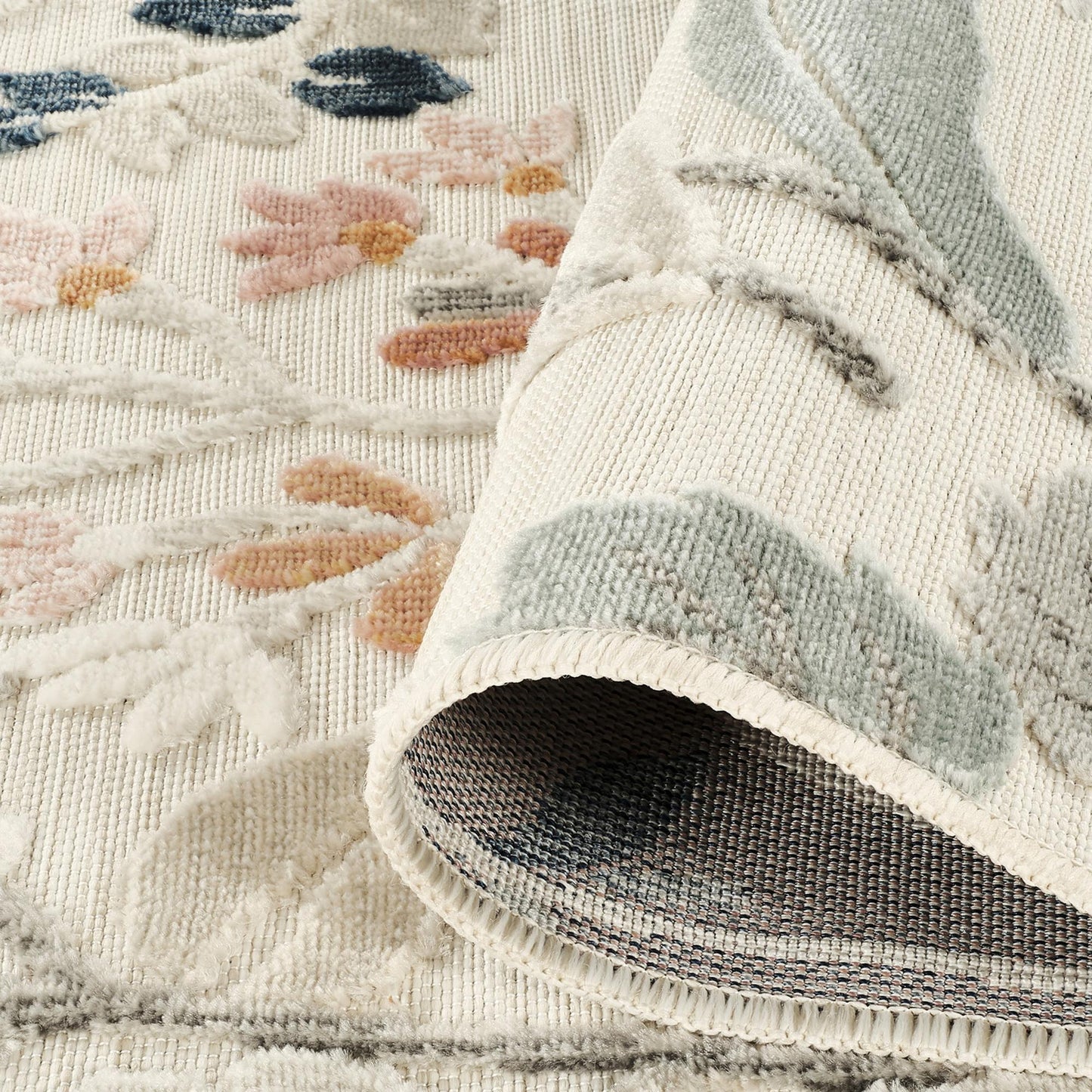 Cream Gardenia Daisy floral rug, backing detail