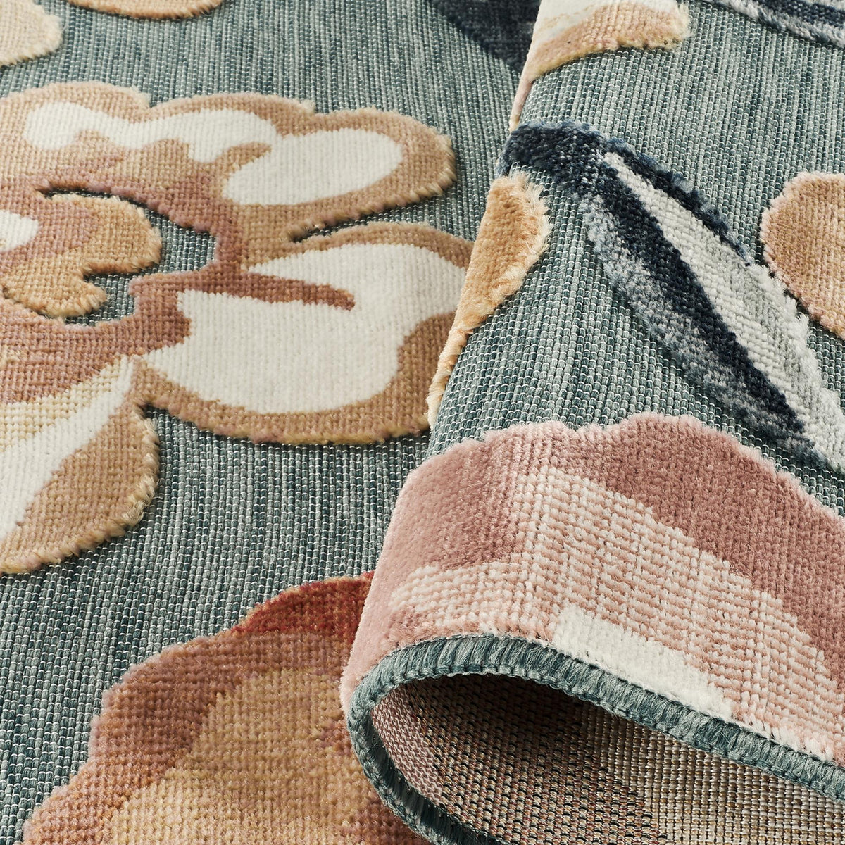 Blue Gardenia Jasmine floral rug, backing detail