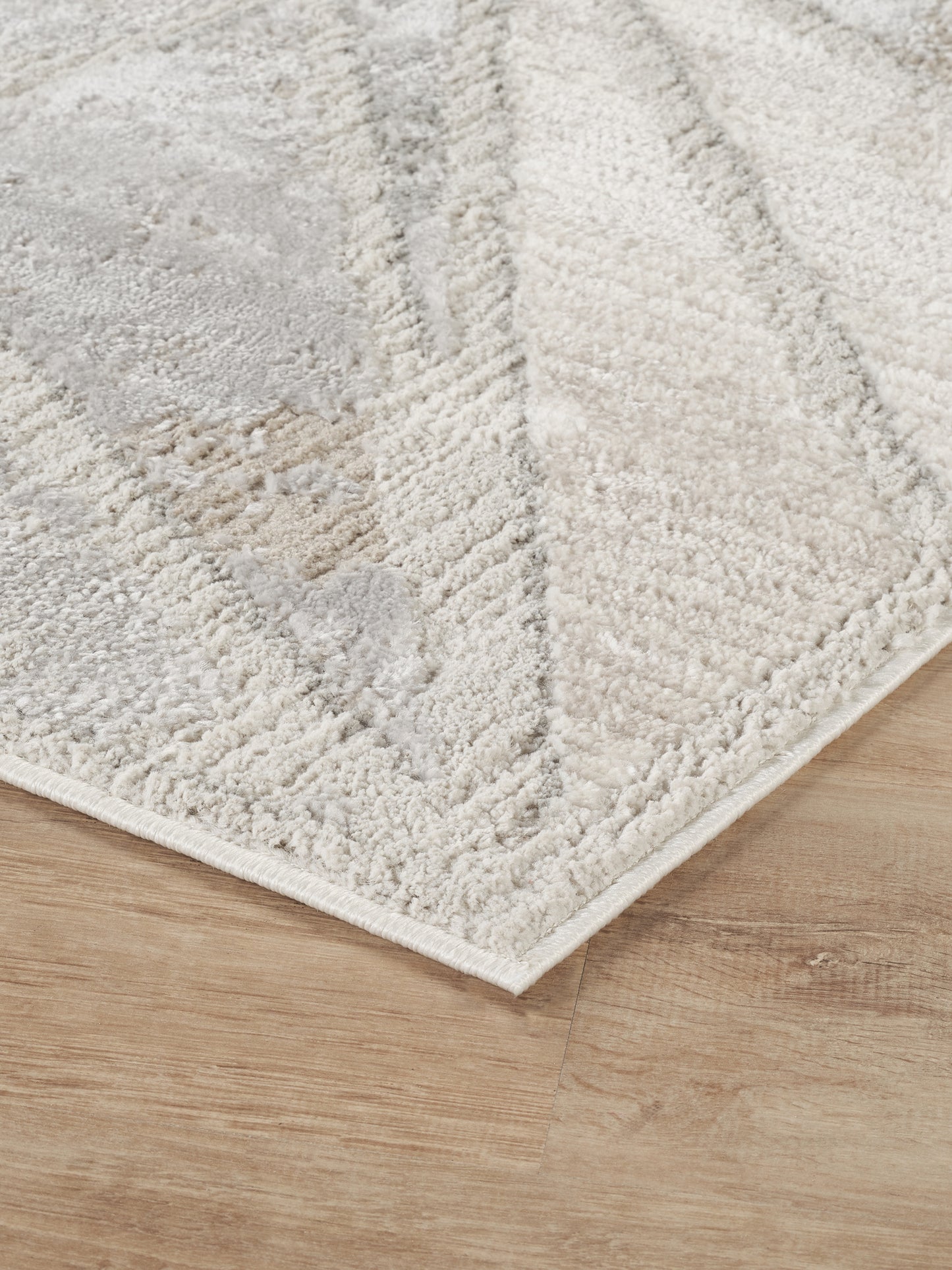 Mabel Gem patterned rug, close-up pile detail 2
