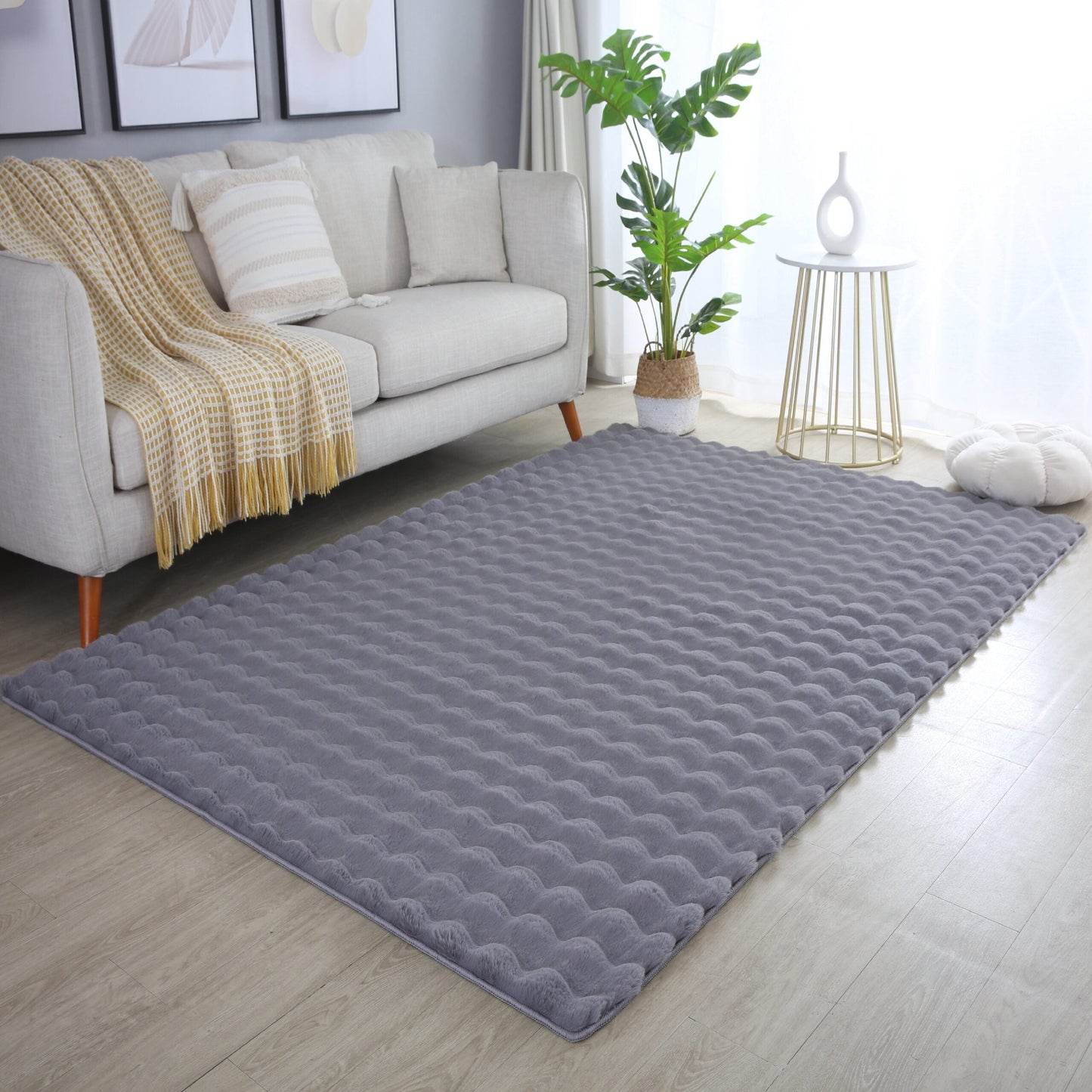 Orbie Bobble Rug - Snow White