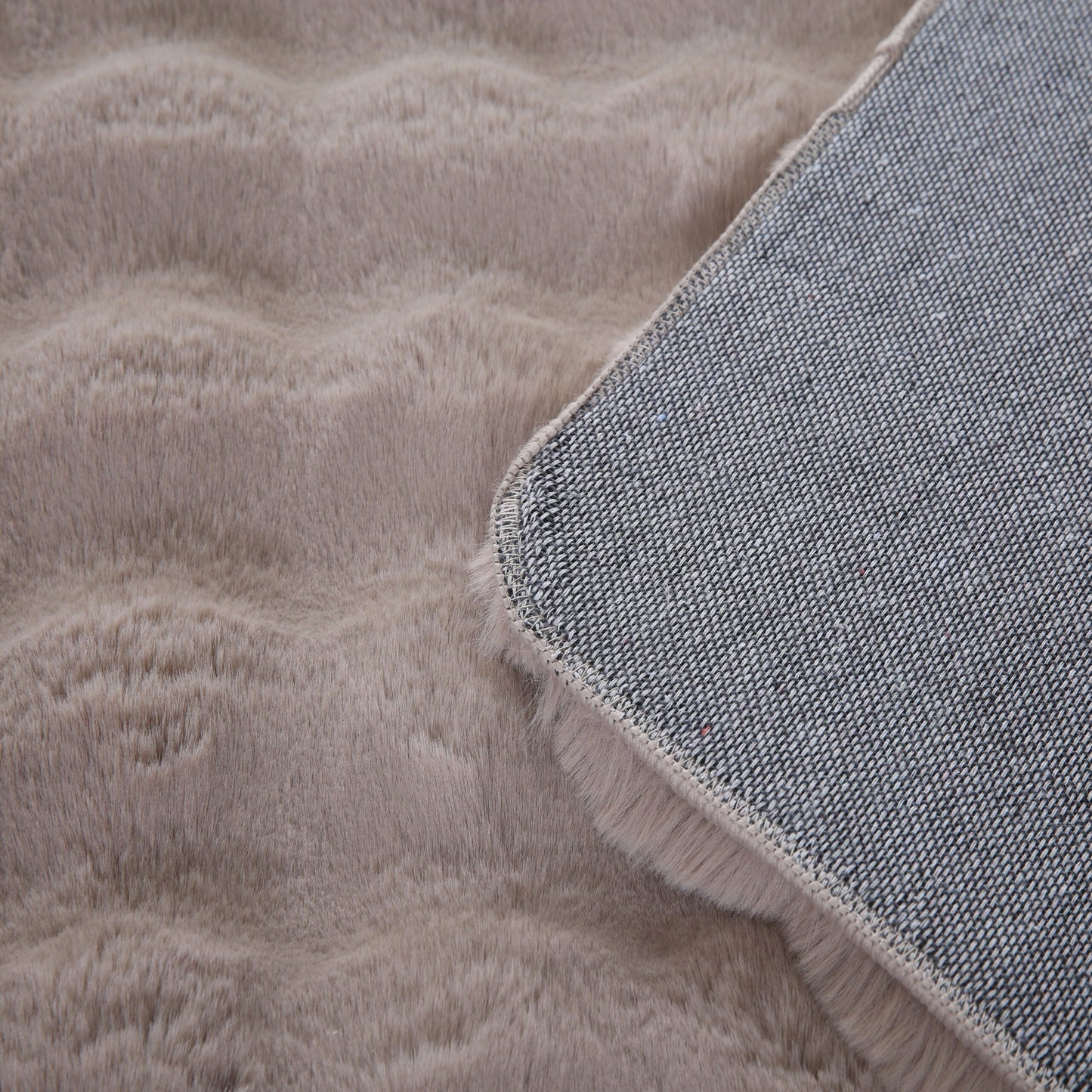 Orbie Bobble Rug - Snow White