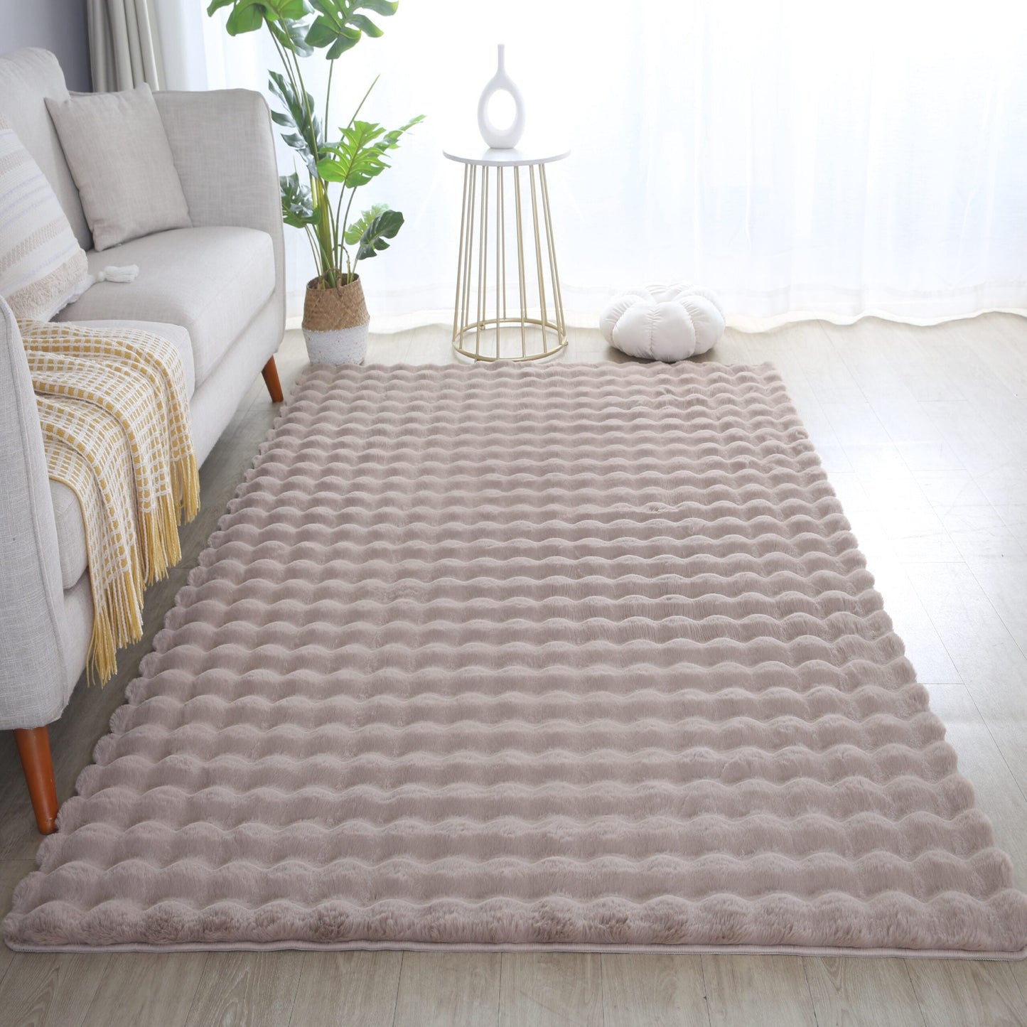 Orbie Bobble Rug - Snow White