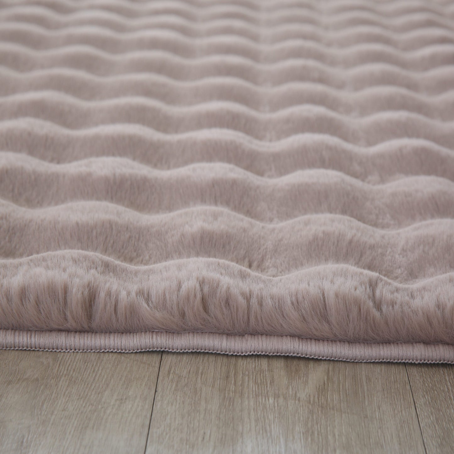 Orbie Bobble Rug - Snow White