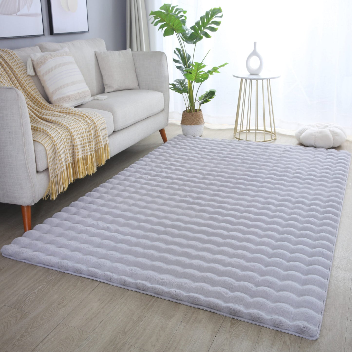 Orbie Bobble Rug - Snow White