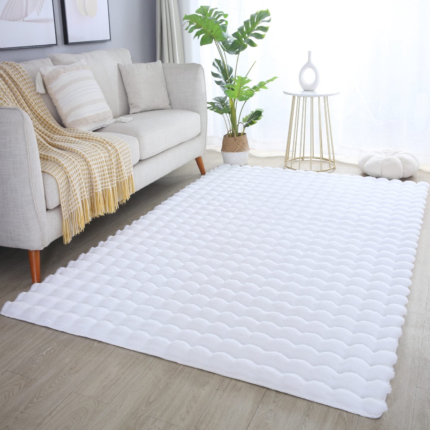 Orbie Bobble Rug - Snow White