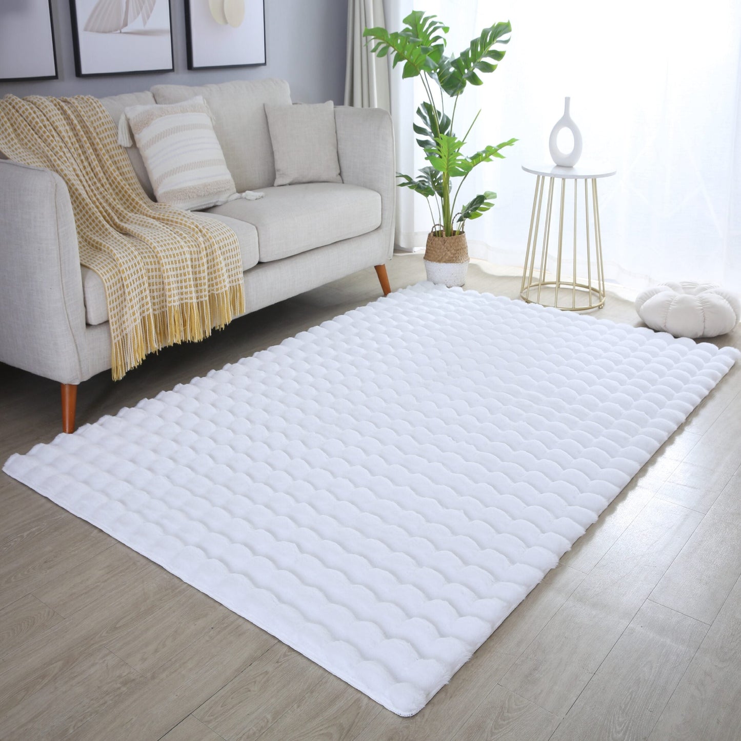 Orbie Bobble Rug - Snow White