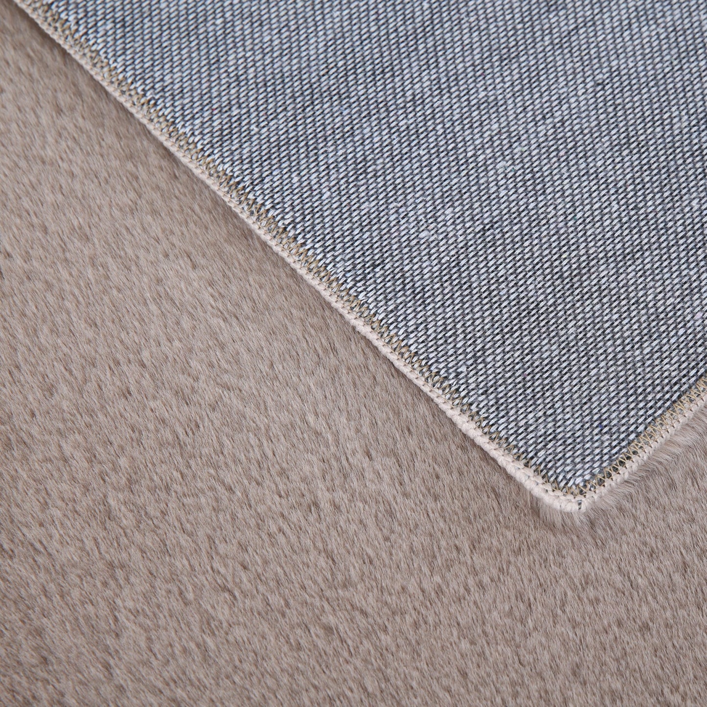 Plushtale Ultra-Soft Fluffy Rug - Anthracite