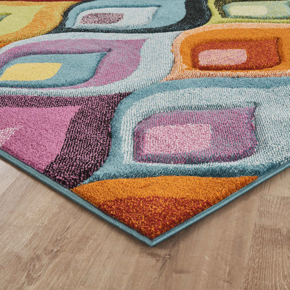 Rainbow Ogee carved rug, close-up pile detail