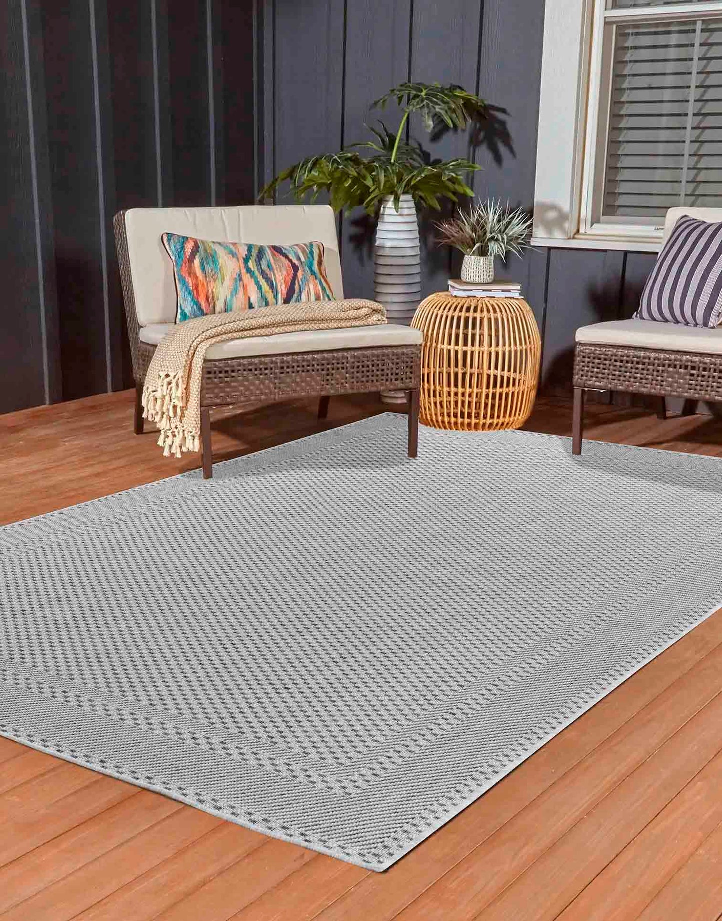 Sky Bordered Outdoor Rug - Dark Grey