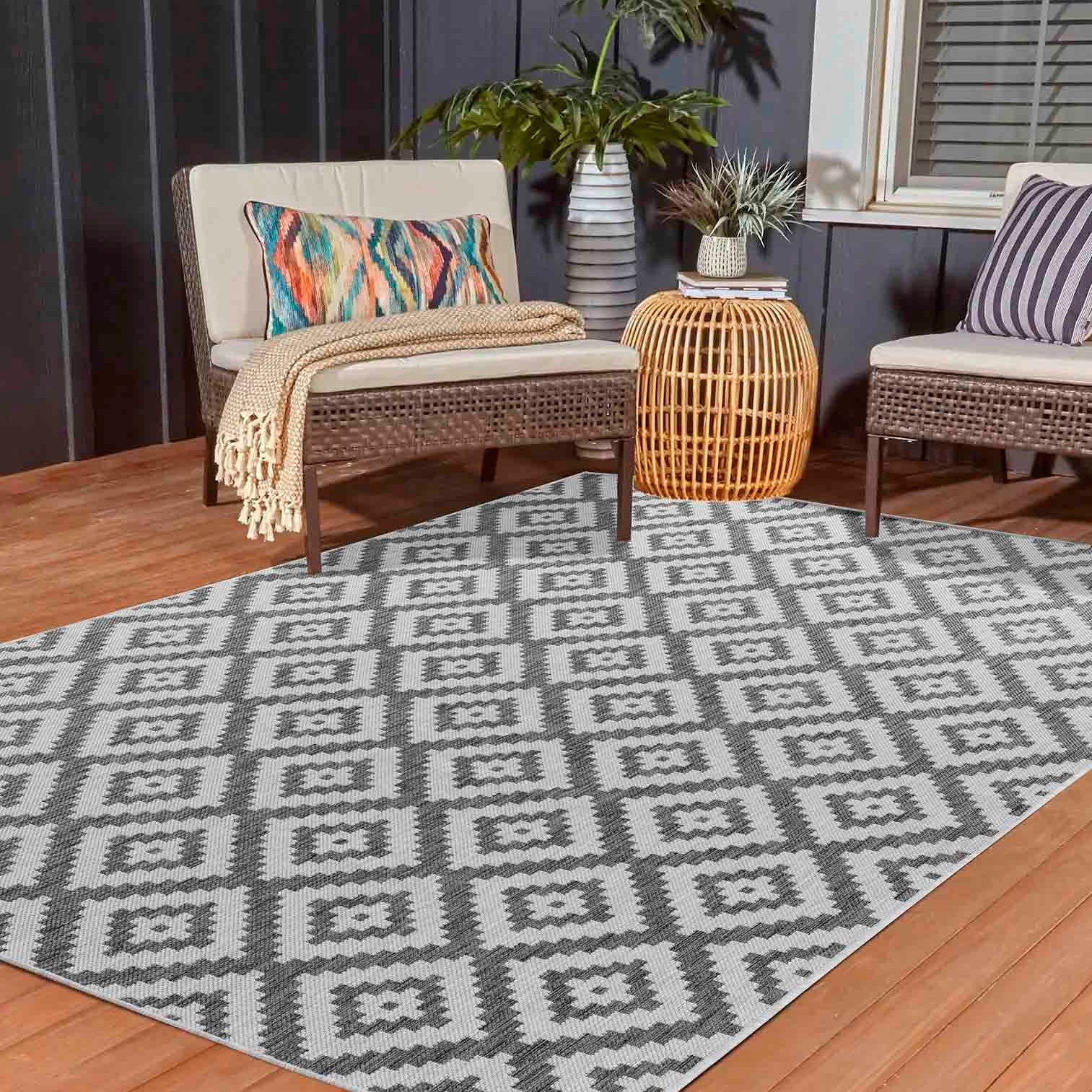 Sky Diamond Outdoor Rug - Dark Grey