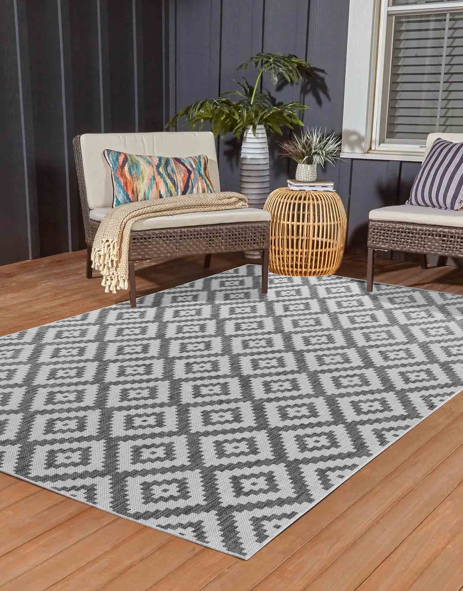 Sky Diamond Outdoor Rug - Dark Grey