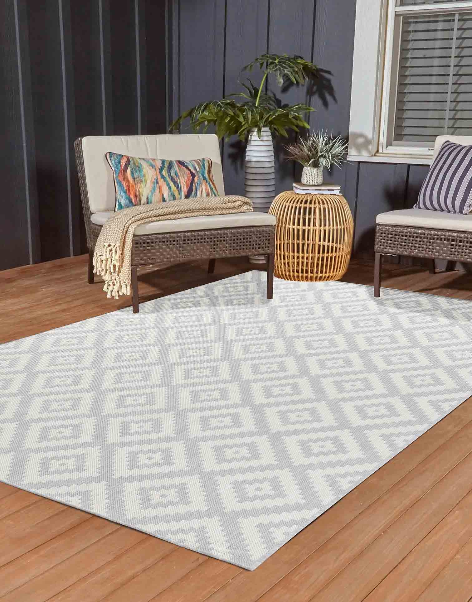 Sky Diamond Outdoor Rug - Silver