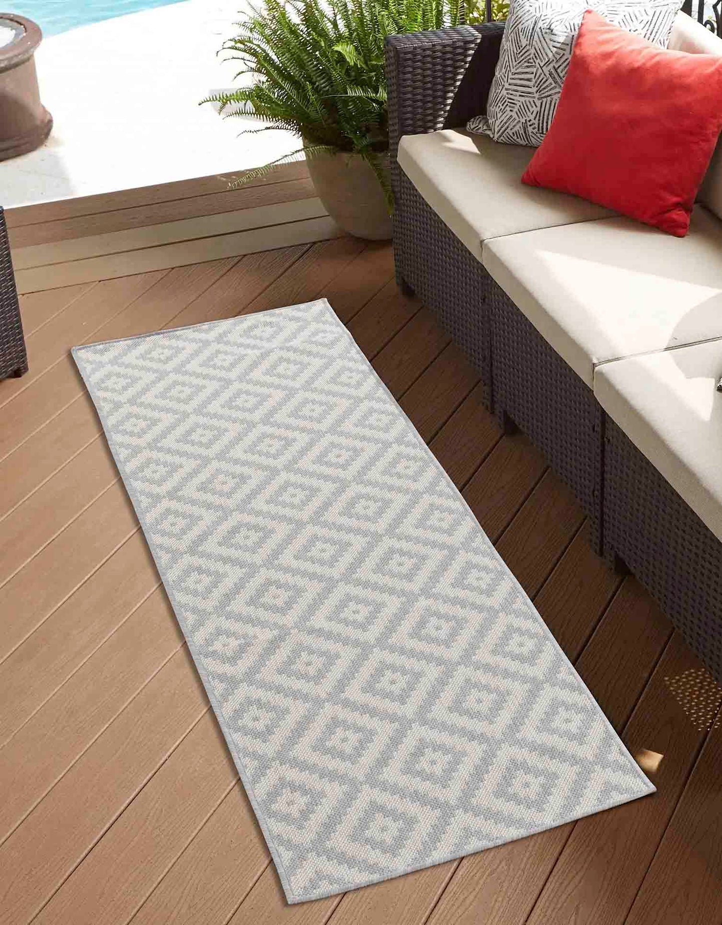 Sky Diamond Outdoor Rug - Silver