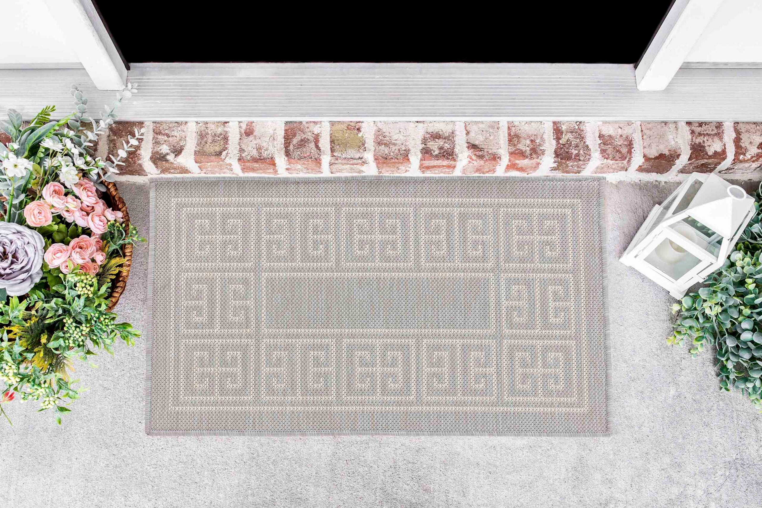 Sky Greek Key Outdoor Rug Silver