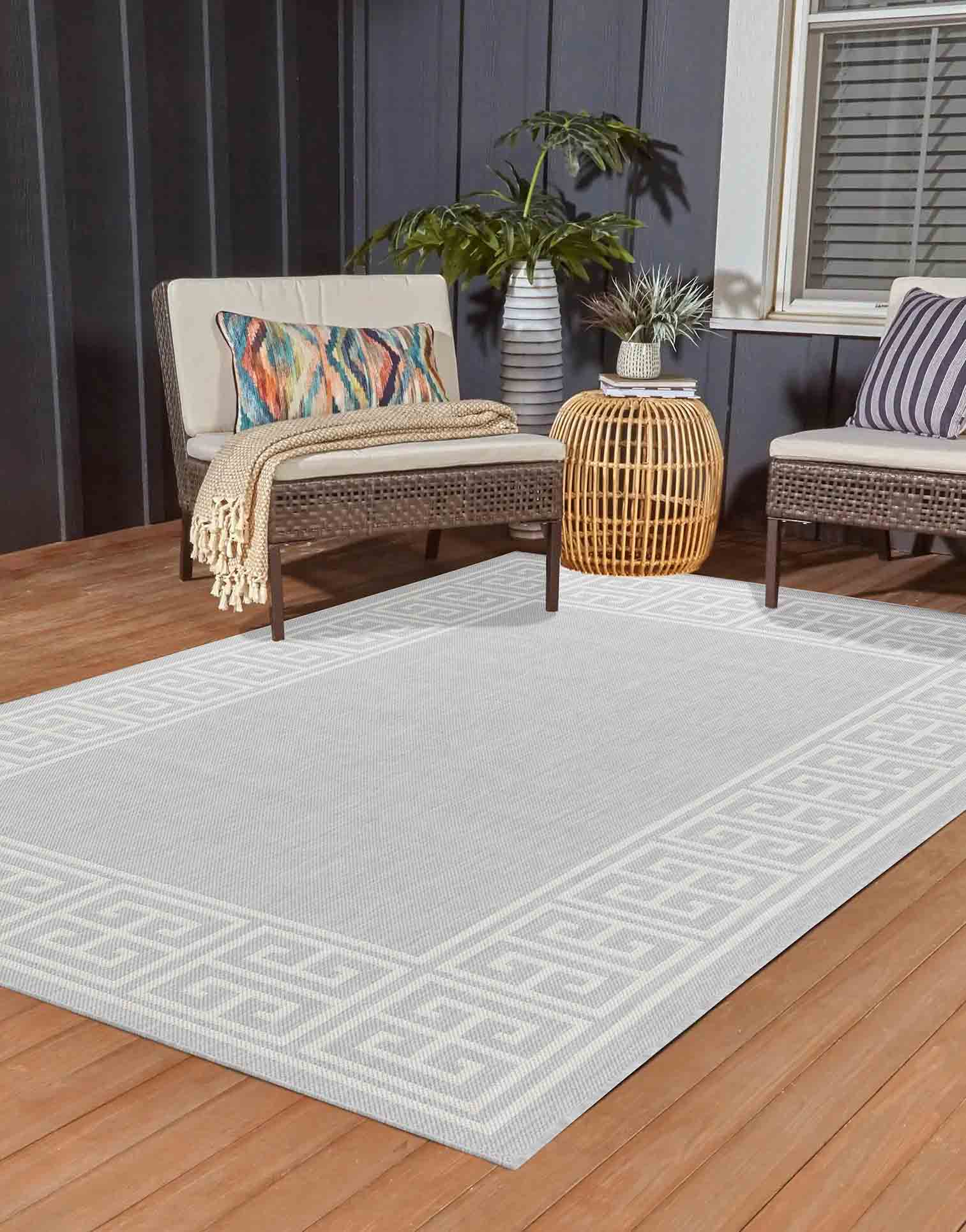 Sky Greek Key Outdoor Rug Silver