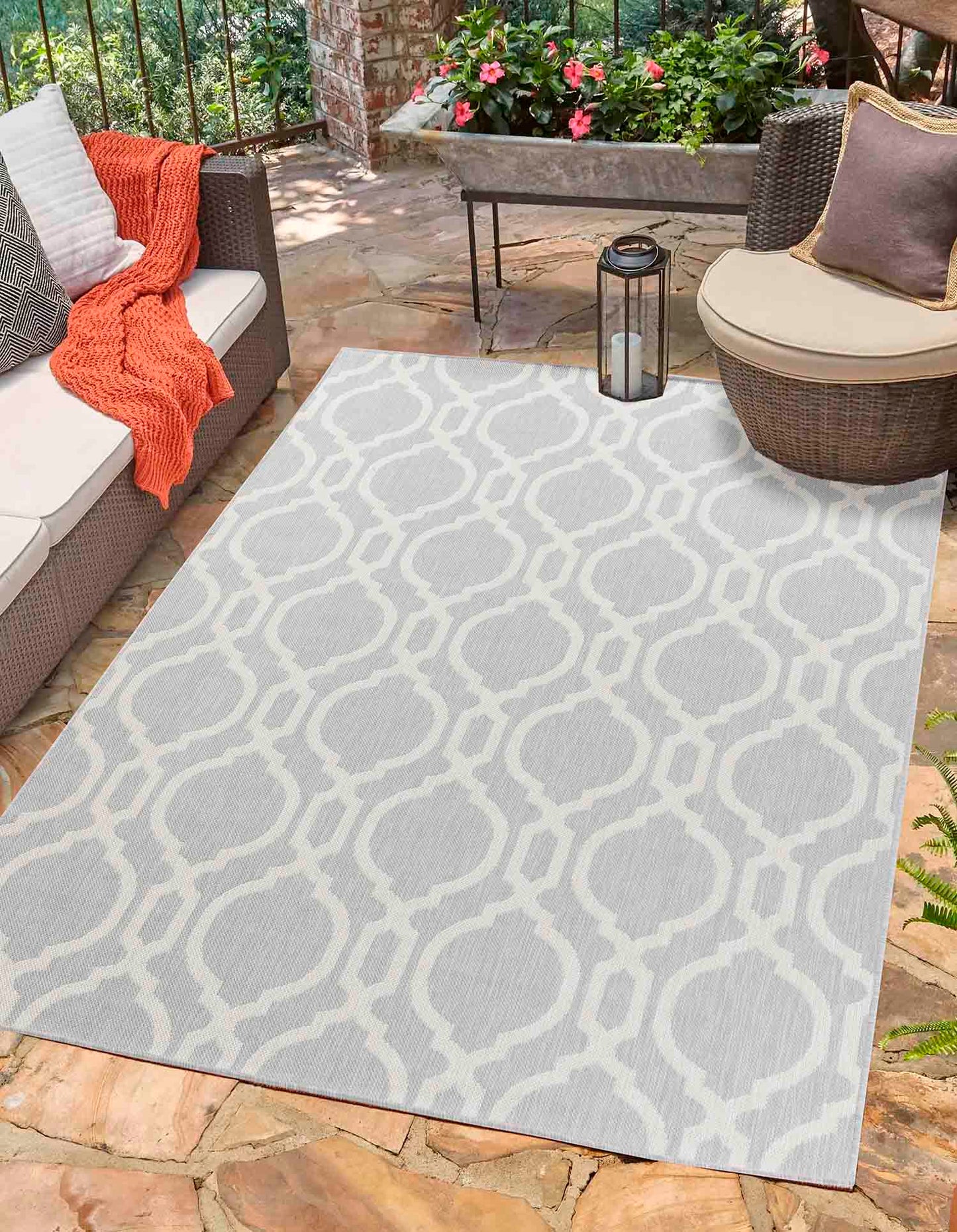Sky Trellis Outdoor Rug - Silver