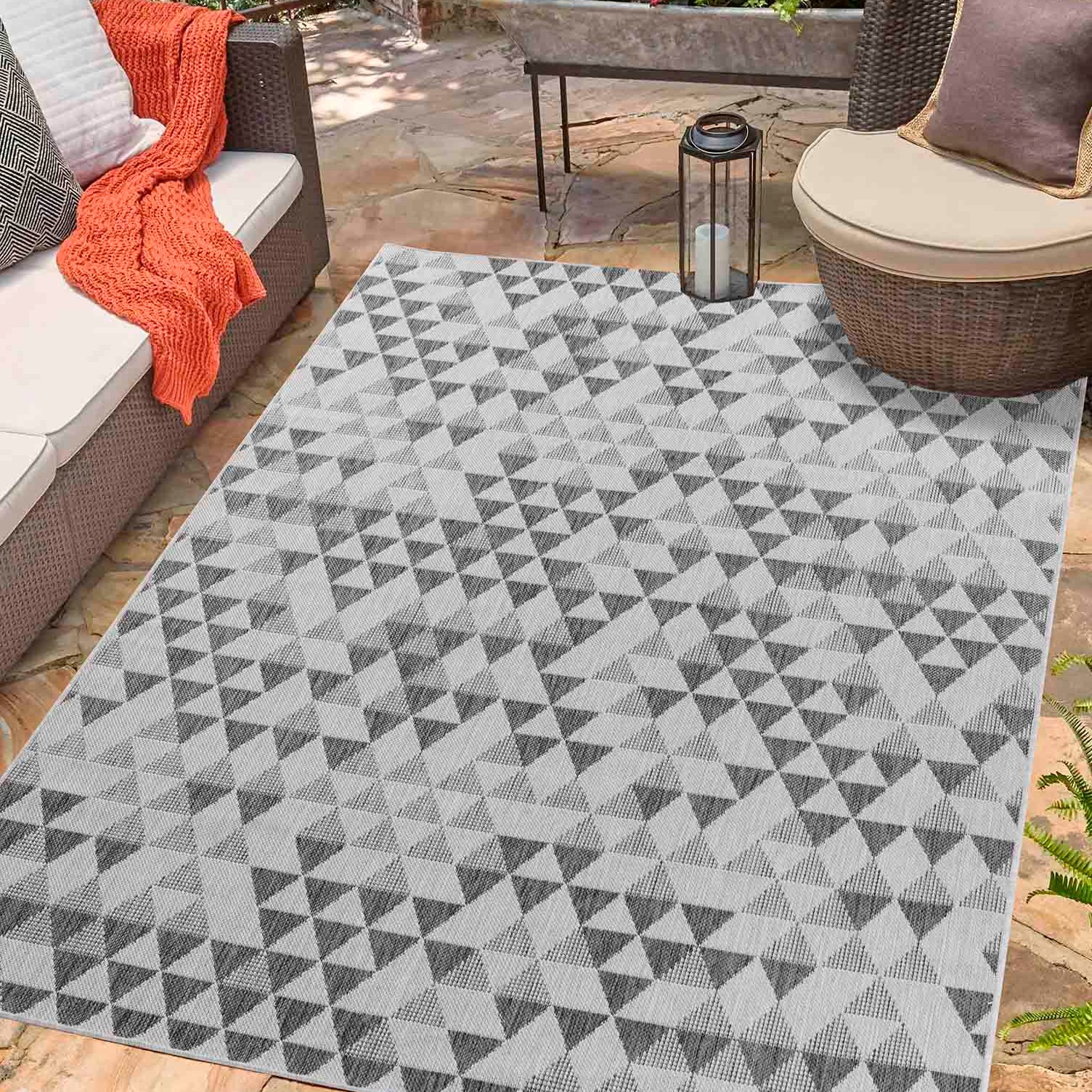 Sky Triangle Outdoor Rug - Dark Grey