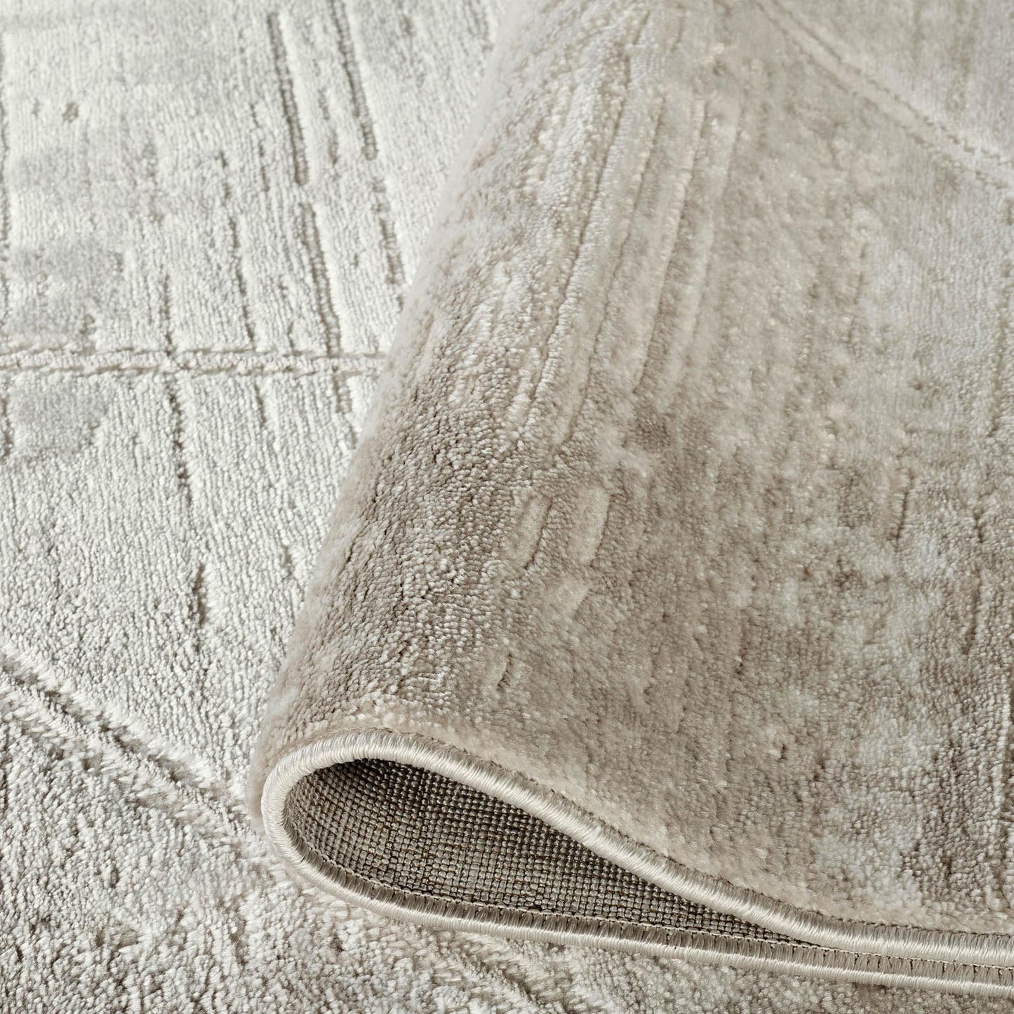 Novu Metallic Abstract Rug - Mirage Beige